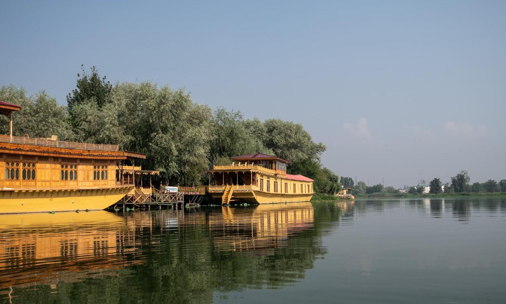 Mascot Houseboats Hotel Srīnagar Eksteriør billede